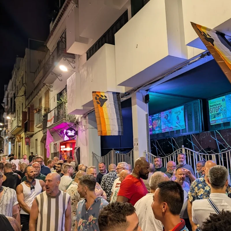 el-horno-fun crowd